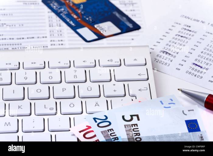 Online transfer tool hi-res stock photography and images - Alamy